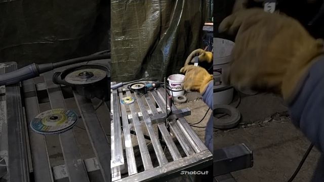 как быстро заглушить и зачистить квадратную трубу ?