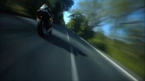 Скорость мотоцикла мотогонки ТТ Остров мэн.