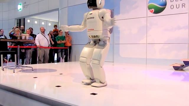 Робот-андроид ASIMO