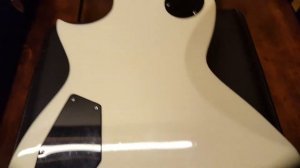 ESP ECLIPSE II SNOW WHITE ALPINE LES PAUL STYLE GUITAR UP CLOSE VIDEO REVIEW