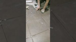 Укладка плитки на неровный пол
