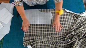 Как просто и без проблем сшить платье в клетку. Все секреты и тонкости.mp4