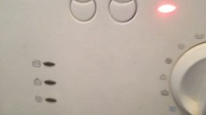 indesit одновременно заливает и сливает воду