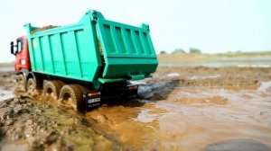 Огромный велосипед вытащил грузовик Scania