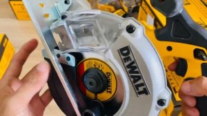 Cắt Sắt Cầm Tay #Dewalt  DCS373 -Metal Cutting, Tool Only (DCS373B) ||0703249910-0343256802