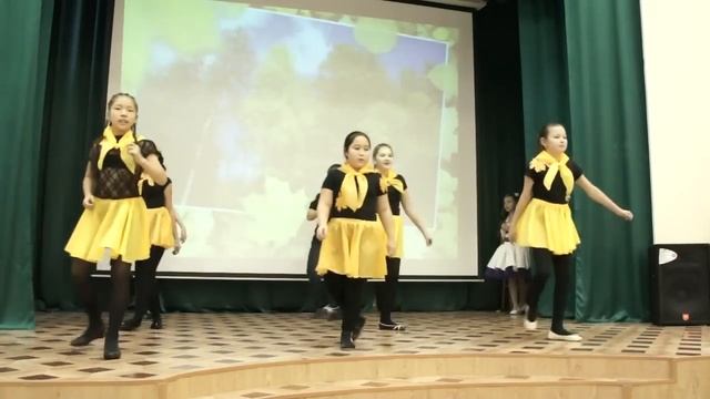 Осенний вернисаж 5 - "а" класс