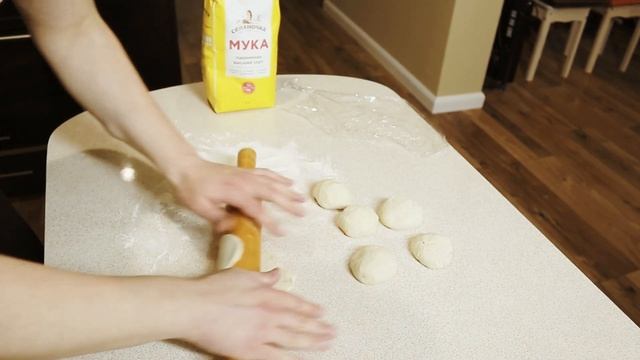 Самые ВКУСНЫЕ БЕЙГЛЫ или МЯГКИЕ булочки с хрустящей корочкой смотреть онлайн