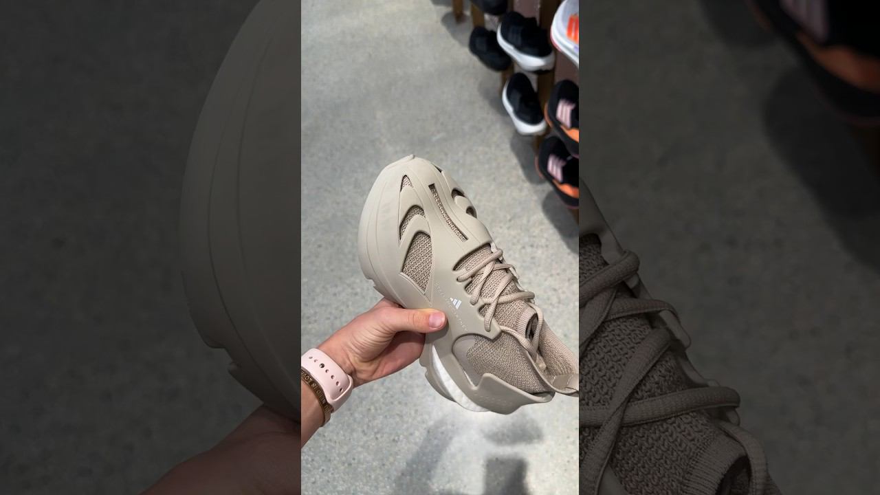 нашла идеальные кроссовки adidas за 350$ в Дубае #дубай #дубаймолл смотреть онлайн