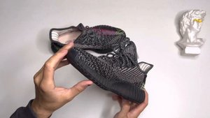 Самая точная копия кроссовки Adidas Yееzy Boost 350 V2 Yecheil-Reflective