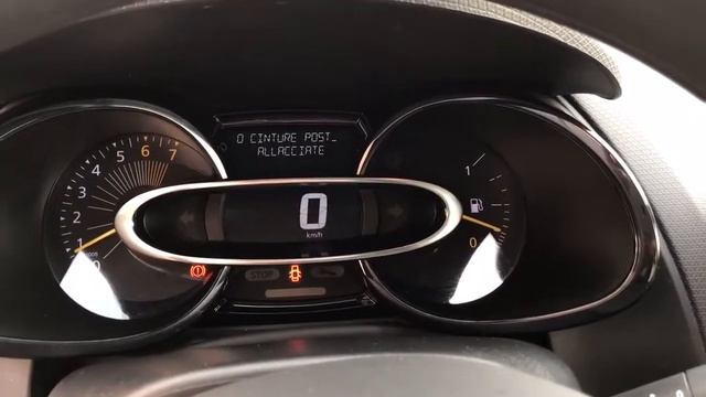 RENAULT CLIO LIVE 1.2 NEOPATENTATI 2015 USATA IN VENDITA A BRESCIA смотреть онлайн