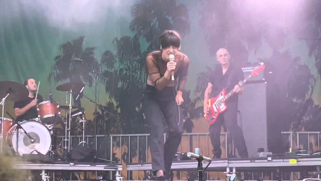 Seventeen - Sharon Van Etten смотреть онлайн