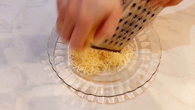 БЕЗУМНО вкусные ГОРЯЧИЕ рулеты из лаваша с крабовыми палочками и сыром!!! смотреть онлайн