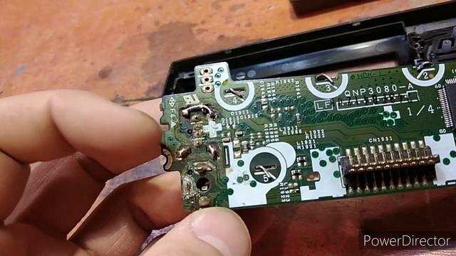 Ремонт автомагнитолы Pioneer MVH-160UI. Не работает разъём AUX, плохой контакт AUX.