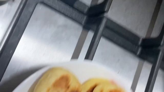 Моё воскресение//первый раз готовлю сырники сама//делаю уроки?????? смотреть онлайн