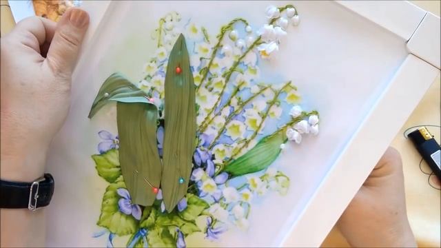 МК. Вышиваем ландыши и лесные фиалки. Часть 3. Вышиваем ландыши на принте. смотреть онлайн