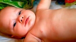 Ребенок 5 месяц разговаривает гулит агукает