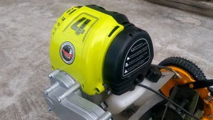 Установка двигателя на ручную газонокосилку. DIY gasoline cylinder lawn mower.