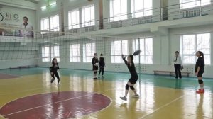 Волейбол. Совершенствование техники передачи мяча двумя руками сверху. М.Х.Дулати Тараз
