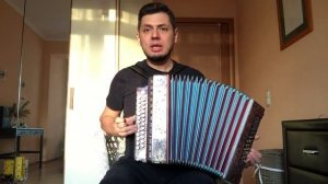 Как играть на гармони «Маленькой ёлочке холодно зимой»