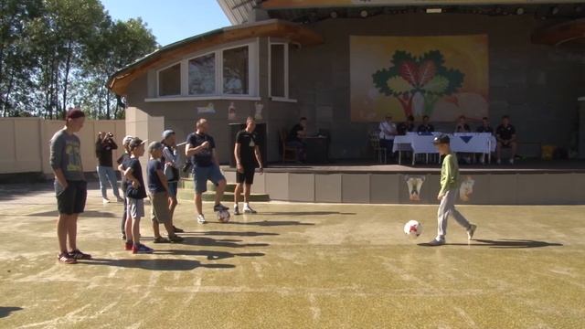 «Шахтёр» в «Дубраве». Вопрос-ответ юному поколению смотреть онлайн