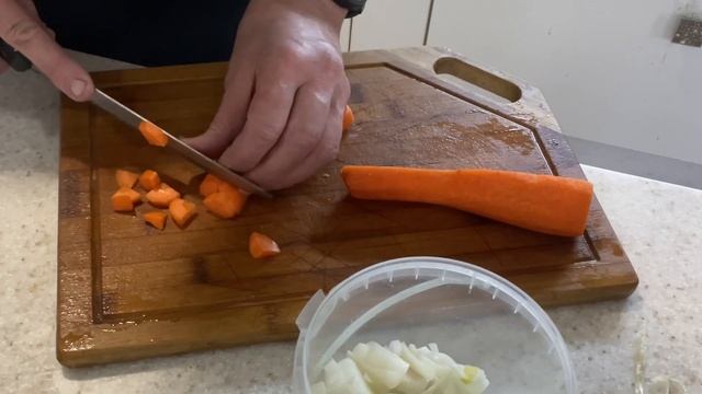 Кролик тушеный с картошечкой. Простое и вкусное блюдо. смотреть онлайн