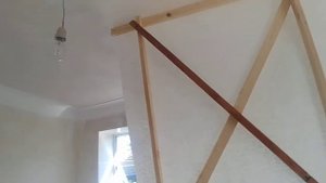 Поклейка метровых обоев на потолок в одиночку.