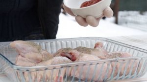 ШКМЕРУЛИ (чкмерули) из ЦЫПЛЁНКА в СКОВОРОДЕ на МАНГАЛЕ. Рецепт курицы в молочно-чесночном соусе.