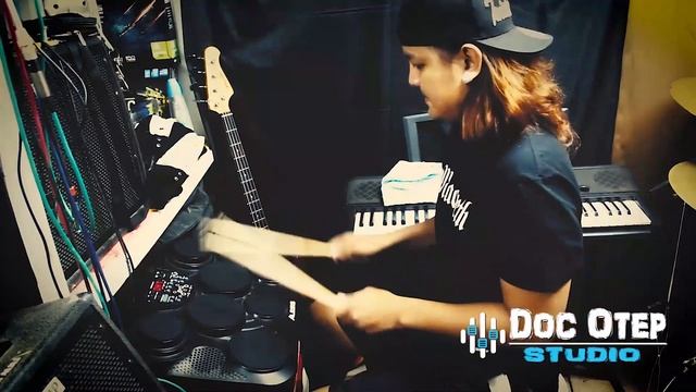 DOUBLE PEDAL Medeli DD315 ALESIS Compact Kit7 смотреть онлайн