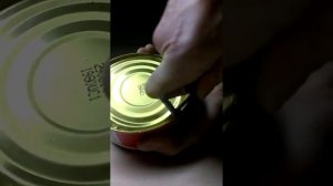 Открываем консервную банку карто-мультитулом