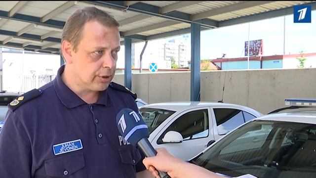 Водители игнорируют запрещающий сигнал светофора смотреть онлайн