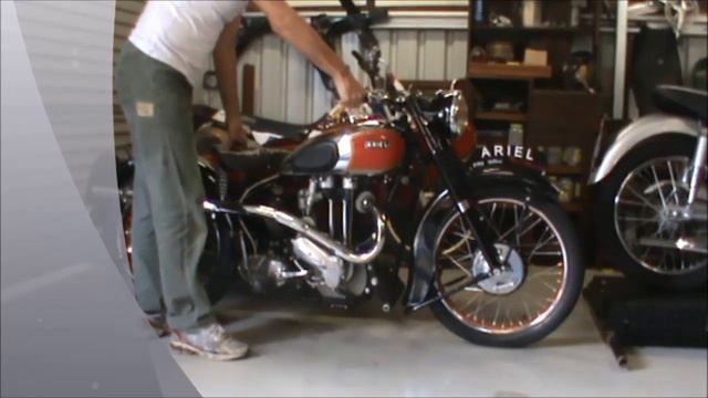 Kick starting the 1951 Ariel Red Hunter. смотреть онлайн