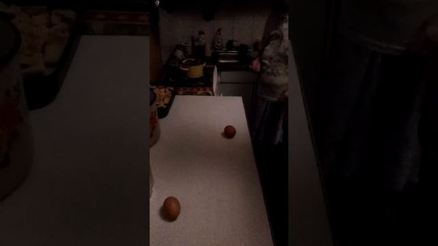 Проверка яйца сварилось или нет смотреть онлайн