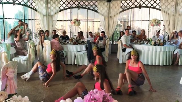 ПОДРУЖКИ НЕВЕСТЫ ОТЖИГАЮТ