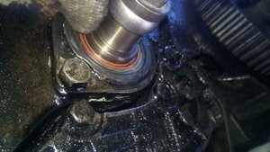 Volkswagen T4. Двигатель дизель 1.9-1Х Замена сальника четвёртая часть