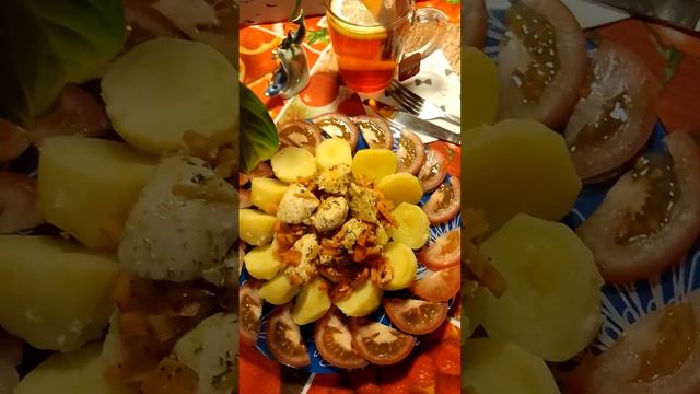 Stewed chicken and potatoes