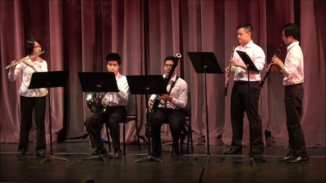 RHHS Senior Wind Quintet: Mozart Meandering through Java before Bumping into Beethoven in Boston смотреть онлайн