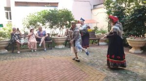 Завитушки - Частушки Бабок Ежек