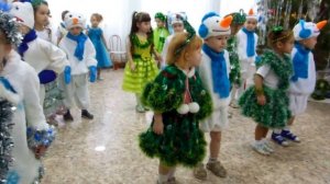 Новогодняя полечка. средняя группа