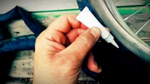 Как заклеить без заплатки камеру от велосипеда.