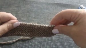 Простая шапка спицами для начинающих.