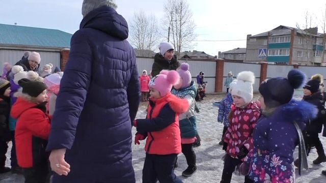 Праздник Масленицы на улице, старшая и подготовительная группы