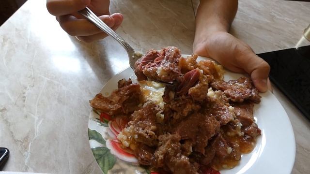 ТУШЕНКА ИЗ ГОВЯДИНЫ НЕ ДЛЯ ПРОДАЖИ ЗА 120р. 525г. Что внутри банки?