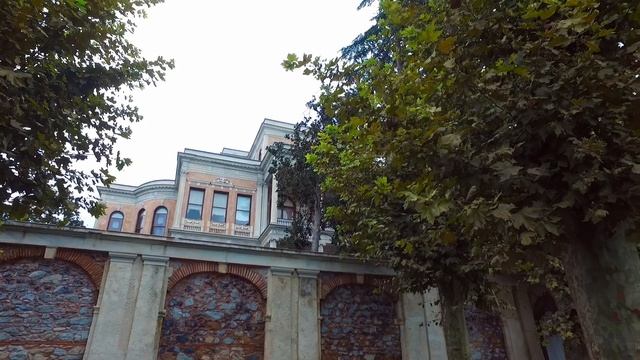 В Стамбуле Осень  - Дворец Меджидие Касры