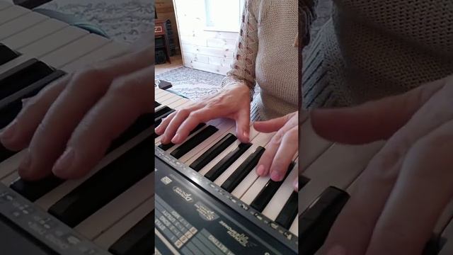 Упражнение 51.2 Песня "Эх, дороги". Дистанционные уроки по вокалу и сольфеджио. смотреть онлайн