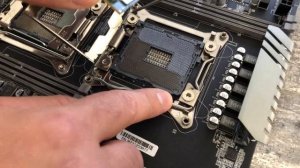 Как устанавливать процессоры в материнскую плату Jingsha x99 dual?