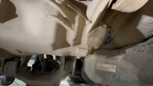 Как "спецы" убирали вибрацию подтяжкой гайки редуктора на F10 и F25: течь сальников, лопнула пружин