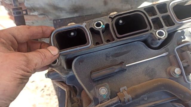 KIA SPORTAGE 2.0 2011г G4KD прокладки впускного коллектора и дросселя смотреть онлайн