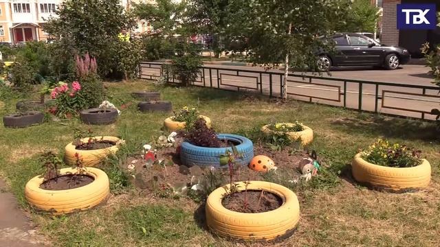Дворики микрорайона Кузнечики. Улица  академика Доллежаля 9.