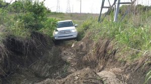 2005 Tundra 4WD Off-roading and wishing it had lockers 04/13/17