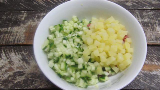 Окрошка на кефире с редькой